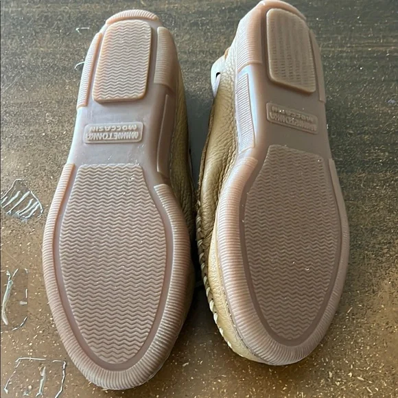 Cozy Classic! Minnetonka Moosehide Leather Moccasins - Women's size 9 - Picture 6 of 7
